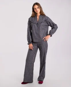 PANTALÓN CITY FIELDS · AZUL -[品牌] Ventas THE-ARE pantalon cuadros azul recto conjunto talle medio mujer the are 2 19bbccc8 1c75 4d81 89f1 9a720fec48ba scaled