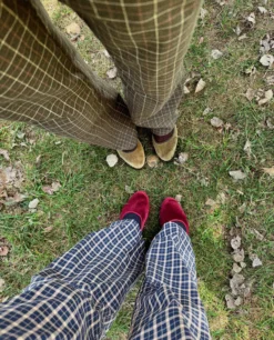 PANTALÓN CITY FIELDS · VERDE -[品牌] Ventas THE-ARE pantalon cuadros verde recto conjunto talle medio mujer the are 6 scaled