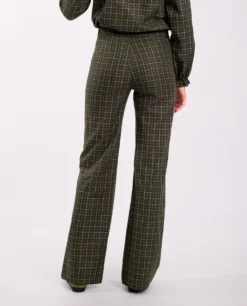 PANTALÓN CITY FIELDS · VERDE -[品牌] Ventas THE-ARE pantalon cuadros verde recto conjunto talle medio mujer the are eci img 2 scaled