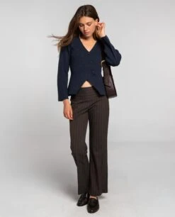 PANTALÓN BETWEEN PLANS · RAYAS