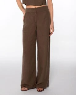 PANTALÓN DUNE · MARRÓN -[品牌] Ventas THE-ARE pantalon marron lino corte fluido conjunto elegante fiesta mujer the are eci img 2
