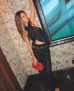 TOP NEVER LATE · NEGRO -[品牌] Ventas THE-ARE pantalon negro largo brillante aberturas conjunto mujer the are 1 62120cbf 0b18 44da a050 879122eca945