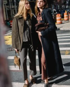 BLUSA FIRST COFFEE · CUADROS -[品牌] Ventas THE-ARE pantalon recto cuadros vichi verde bolsillos delanteros mujer the are 1