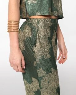 PANTALÓN JADE BLOOM · VERDE -[品牌] Ventas THE-ARE pantalon recto satinado jacquard verde conjunto elegante fiesta mujer the are eci img 4