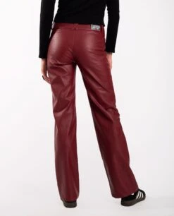 PANTALÓN BLESSED INDECISION · ROJO -[品牌] Ventas THE-ARE pantalon rojo polipiel recto costuras talle medio mujer the are eci img 3 1426d67f ad3d 4721 bc3f 689c49df0836