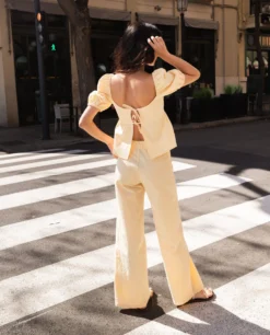 PANTALÓN SUNSET LOVER · AMARILLO -[品牌] Ventas THE-ARE pantalon vichy amarillo recto tiro alto conjunto mujer the are 7 scaled