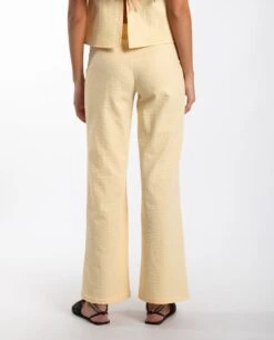 PANTALÓN SUNSET LOVER · AMARILLO -[品牌] Ventas THE-ARE pantalon vichy amarillo recto tiro alto conjunto mujer the are eci img 3