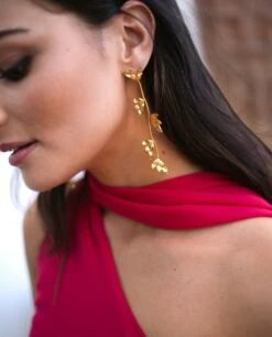 PENDIENTES FOLIAGE · ACERO BAÑO ORO -[品牌] Ventas THE-ARE pendientes dorados motivos hoja largos invitada mujer the are 3