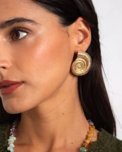 PENDIENTES NAUTILUS · DORADO -[品牌] Ventas THE-ARE pendientes dorados nautilus textura mujer the are 2