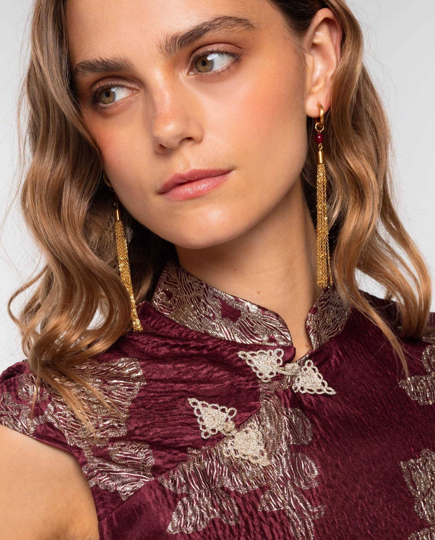 PENDIENTES CITY WHISPER · DORADO 2 PENDIENTES CITY WHISPER · DORADO - Imagen 2