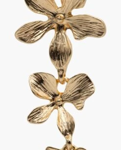 PENDIENTES DANGLE BLOOM · BAÑO ORO -[品牌] Ventas THE-ARE pendientes trio flores textura largos dorados mujer eventos the are 2