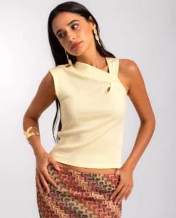 TOP SLOW COOL · AMARILLO -[品牌] Ventas THE-ARE top asimetrico amarillo mujer the are eci img 1 scaled