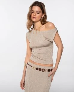 TOP EVENING BREEZE · DORADO -[品牌] Ventas THE-ARE top asimetrico dorado brillo conjunto elegante fiesta mujer the are eci img 1