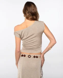 TOP EVENING BREEZE · DORADO -[品牌] Ventas THE-ARE top asimetrico dorado brillo conjunto elegante fiesta mujer the are eci img 2 scaled