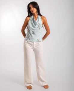 TOP OCEAN CALL · AZUL -[品牌] Ventas THE-ARE top azul flores lazada al cuello mujer the are eci img 4 scaled