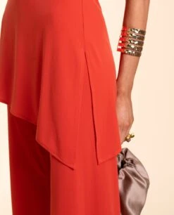 TOP ALGECIRAS · CORAL -[品牌] Ventas THE-ARE top coral elegante palabra honor elastico asimetrico conjunto invitada mujer the are eci img 3