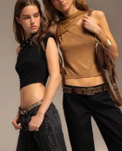 TOP THAT GIRL · NEGRO -[品牌] Ventas THE-ARE top negro asimetrico detalles metalicos mujer the are 03 scaled