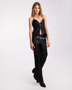 PANTALÓN STARDUST · NEGRO -[品牌] Ventas THE-ARE top negro lencero tirantes abertura delantera escote triangulo fiesta mujer the are img 2 d7955ff9 24c2 4918 9155 56b529f6af80 scaled