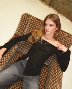 TOP EVENING MEMORIES · NEGRO -[品牌] Ventas THE-ARE top negro punto manga larga asimetria mujer the are 4