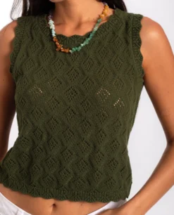 TOP BREEZY SOUL · VERDE -[品牌] Ventas THE-ARE top punto calado verde sin mangas mujer the are eci img 3 scaled