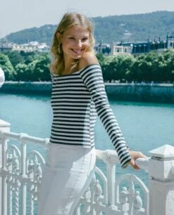 CAMISETA PLANS AWAIT · RAYAS