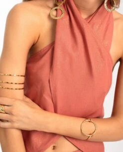 TOP NEVER LATE · TERRACOTA -[品牌] Ventas THE-ARE top terracota brillante escote cruzado conjunto mujer the are eci img 3