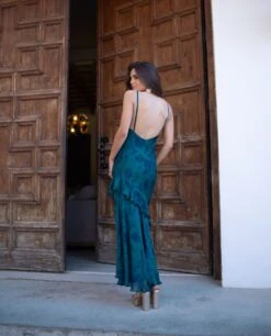 VESTIDO CAMILA · ESTAMPADO -[品牌] Ventas THE-ARE vestido azul marino estampado flores falda volante escote pico mujer the 3