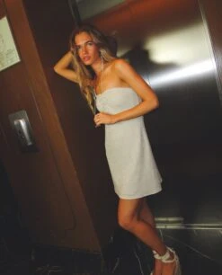 VESTIDO LEAVING HOME · BEIGE -[品牌] Ventas THE-ARE vestido corto beige lurex brillo palabra honor mujer the are 1