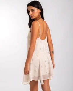 VESTIDO SUN'S UP ·BLANCO -[品牌] Ventas THE-ARE vestido corto blanco tirantes volantes mujer the are eci img 3