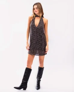 VESTIDO LET'S MEET UP · PLATA -[品牌] Ventas THE-ARE vestido corto brillo lurex plateado dorado tirantes fular mujer the are eci img 1 scaled