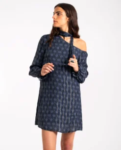 VESTIDO HILLS & HUSTLE · ESTAMPADO -[品牌] Ventas THE-ARE vestido corto estampado azul manga larga fular lurex mujer the are 1 scaled