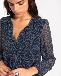 VESTIDO LOVED ONES · AZUL -[品牌] Ventas THE-ARE vestido corto estampado azul paneles manga larga mujer the are eci img 4 9fd55b41 c0e4 4e40 9f11 ca4905cb1ce4