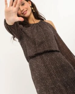 VESTIDO TOGETHER AGAIN · ESTAMPADO -[品牌] Ventas THE-ARE vestido corto estampado geometrico gasa verde oscuro manga larga hombros descubierto mujer the are 2