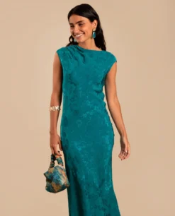 VESTIDO VALENTINA · AZUL -[品牌] Ventas THE-ARE vestido largo azul tejido jacquard sin mangas invitada elegante mujer the are 11 scaled