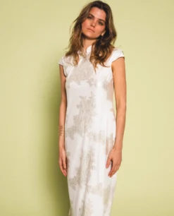 VESTIDO JADE BLOOM · BLANCO -[品牌] Ventas THE-ARE vestido largo blanco jacquard satinado largo elegante fiesta mujer the are 6 scaled