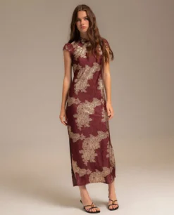 VESTIDO RUBY BLOOM · BURDEOS -[品牌] Ventas THE-ARE vestido largo burdeos jacquard satinado largo mujer the are 04 scaled