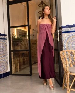 VESTIDO BÁRBARA · FRAMBUESA -[品牌] Ventas THE-ARE vestido largo burdeos satinado palabra honor invitada elegante mujer the are 4