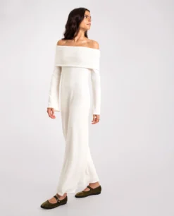 VESTIDO COTTON FEELS · CRUDO -[品牌] Ventas THE-ARE vestido largo crudo punto canale manga larga escote bardot mujer the are 1 scaled