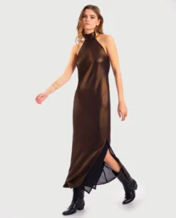 VESTIDO WONDER · DORADO -[品牌] Ventas THE-ARE vestido largo dorado espalda abierta cuello halter brillo fiesta mujer the are eci img 2 183391af c00d 45aa 9dee 5b4e6350af35 scaled