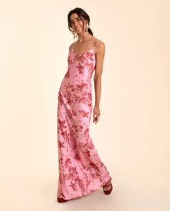 VESTIDO ÚBEDA · ESTAMPADO -[品牌] Ventas THE-ARE vestido largo estampado flores rosa rojo elegante mujer the are eci img 2