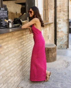 VESTIDO CASCAIS · FUCSIA Y BURDEOS -[品牌] Ventas THE-ARE vestido largo fucsia burdeos lurex abertura mujer the are 4 scaled
