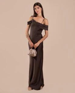 VESTIDO CÓRDOBA · MARRÓN -[品牌] Ventas THE-ARE vestido largo marron tirantes escote drapeado saten eventos mujer the are eci img 2