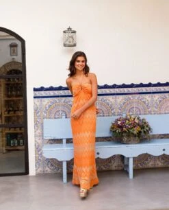 VESTIDO INÉS · NARANJA -[品牌] Ventas THE-ARE vestido largo naranja escote halter zigzag mujer the are 2