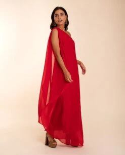 VESTIDO MRS. RIVERA · ROJO -[品牌] Ventas THE-ARE vestido largo rojo fluido capa asimetrico gasa invitada mujer the are 2