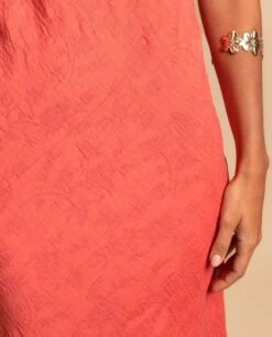 VESTIDO JAÉN · CORAL -[品牌] Ventas THE-ARE vestido largo tirantes jacquard rojo coral invitada mujer the are eci img 4