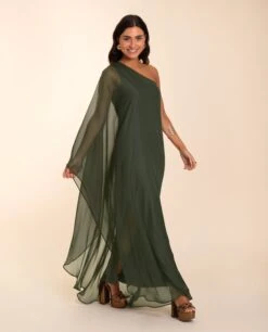VESTIDO MRS. RIVERA · VERDE -[品牌] Ventas THE-ARE vestido largo verde militar fluido capa gasa asimetrico mujer the are eci img 1