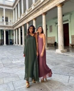 VESTIDO MRS. RIVERA · VERDE -[品牌] Ventas THE-ARE vestido largo verde oliva fluido capa gasa asimetrico mujer the are 2