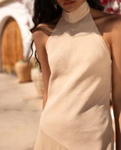 VESTIDO ONA · BEIGE -[品牌] Ventas THE-ARE vestido midi asimetrico beige cuello halter invitada mujer the are 3