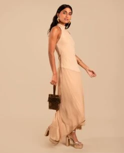 VESTIDO ONA · BEIGE -[品牌] Ventas THE-ARE vestido midi asimetrico beige cuello halter invitada mujer the are eci img 2