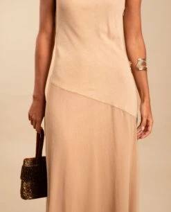 VESTIDO ONA · BEIGE -[品牌] Ventas THE-ARE vestido midi asimetrico beige cuello halter invitada mujer the are eci img 4